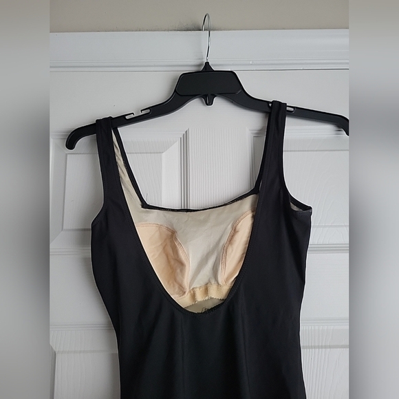 It Figures Women's Swimsuit - Picture 8 of 12